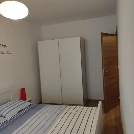 Apartment Dana Near Center With Free Parking *